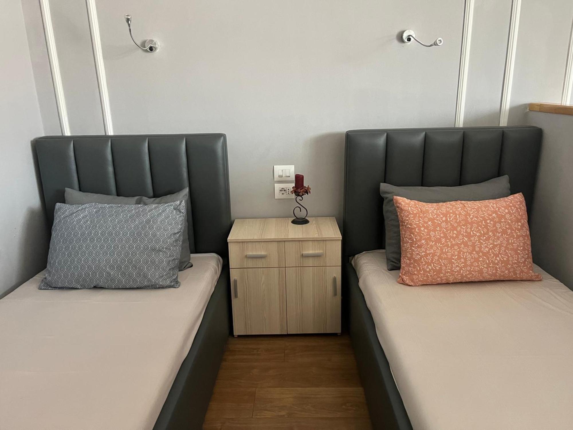 City Centre Rooms 4R ชโคเดอร์ ภายนอก รูปภาพ