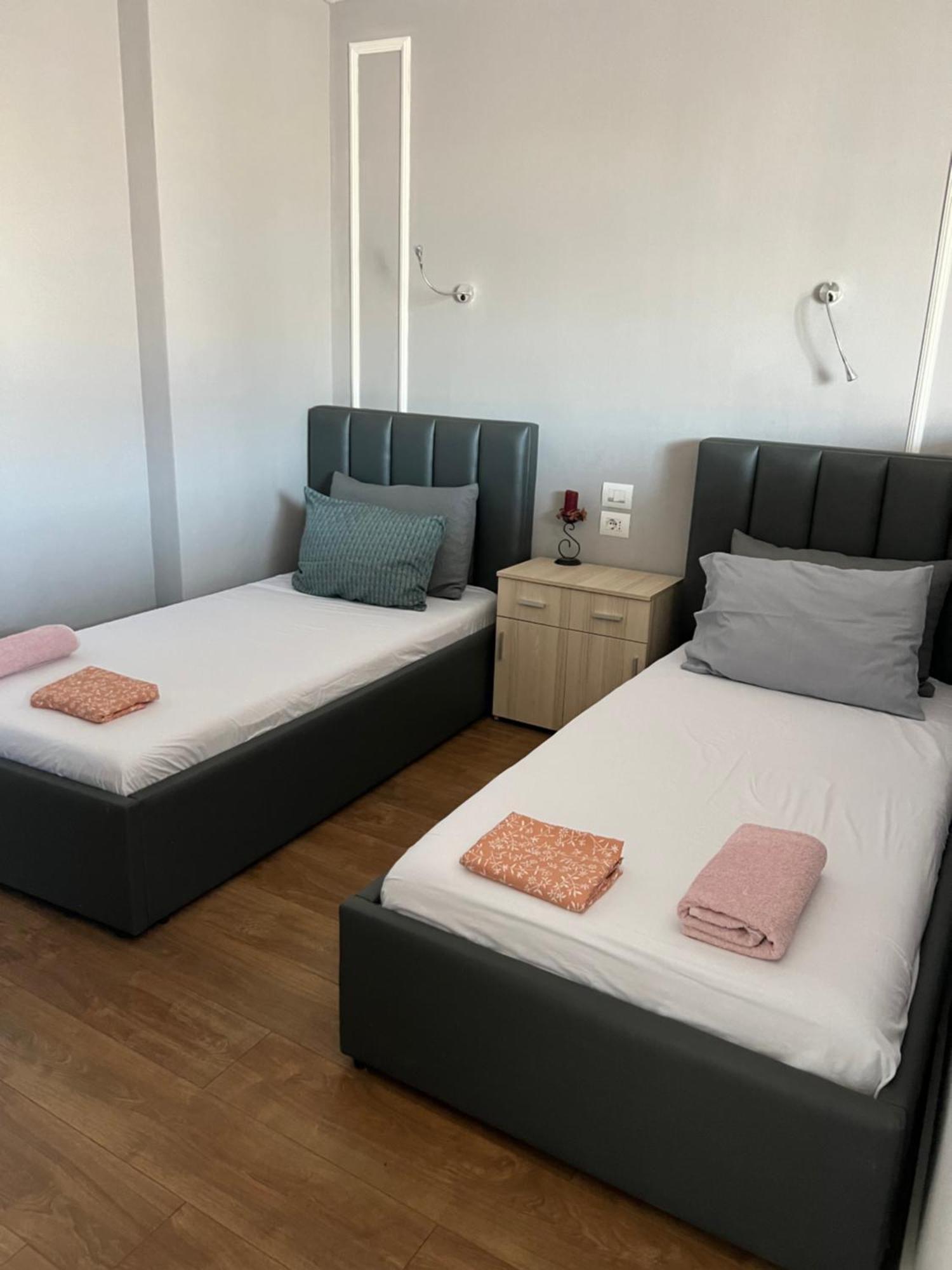 City Centre Rooms 4R ชโคเดอร์ ภายนอก รูปภาพ