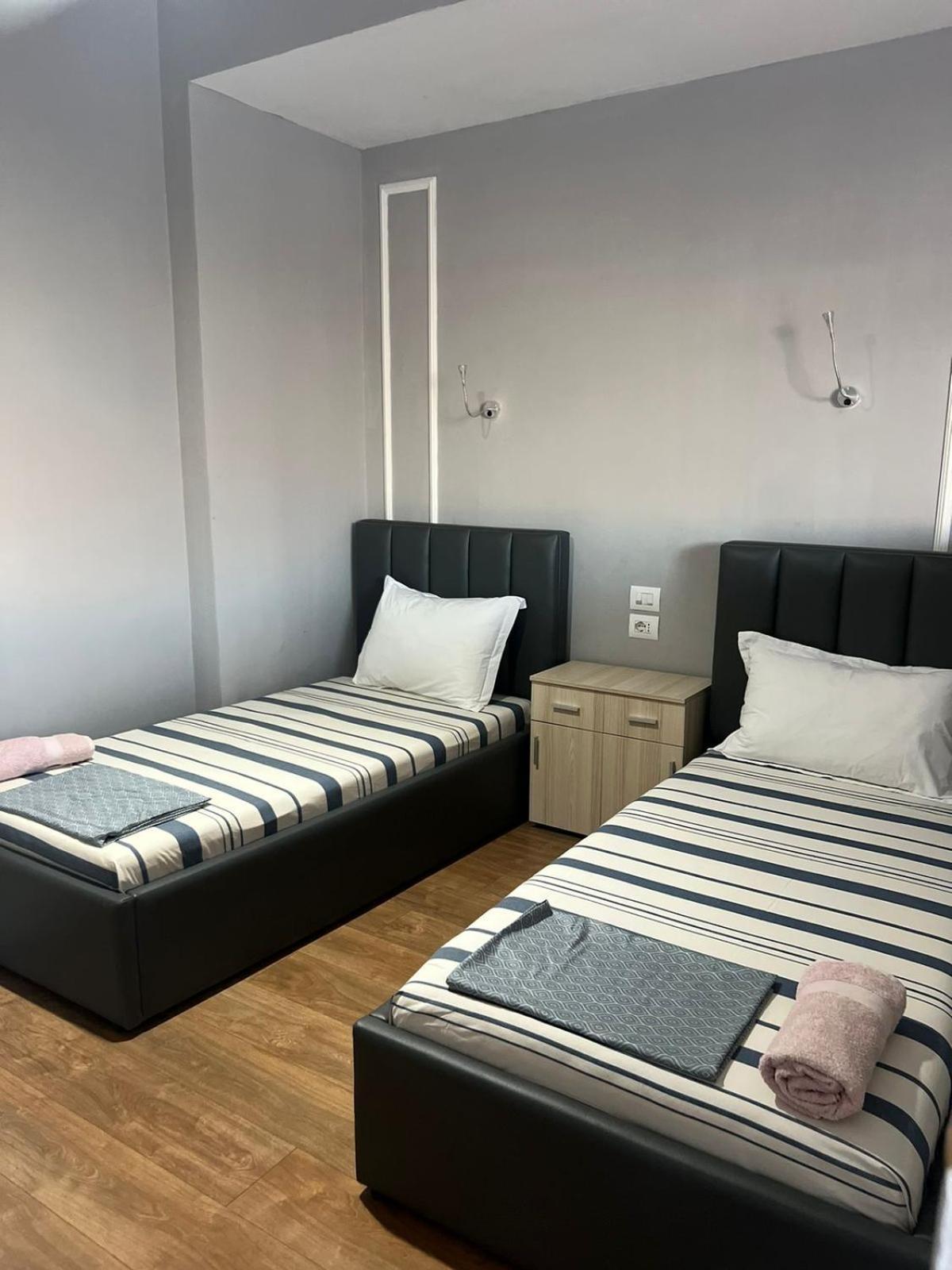 City Centre Rooms 4R ชโคเดอร์ ภายนอก รูปภาพ
